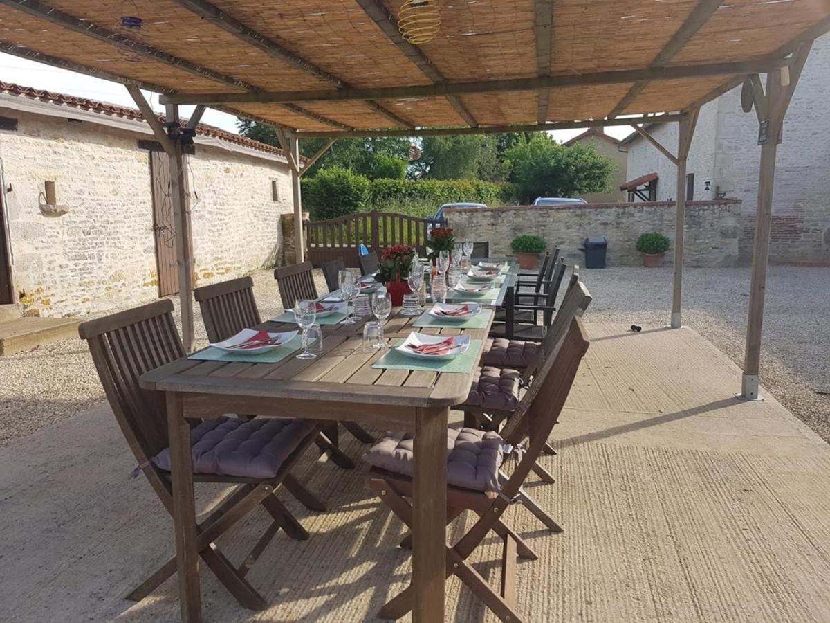 Mas De La Piniere Bed & Breakfast Mauprevoir Bagian luar foto
