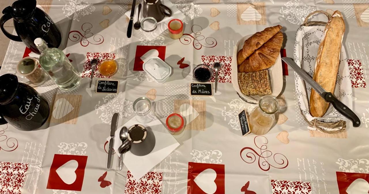 Mas De La Piniere Bed & Breakfast Mauprevoir Bagian luar foto