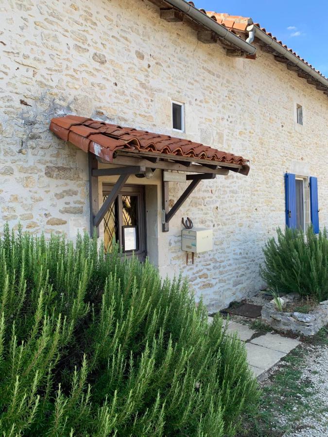 Mas De La Piniere Bed & Breakfast Mauprevoir Bagian luar foto